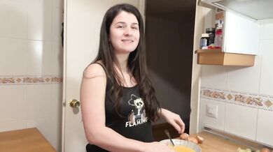 El amigo de mi novio me come duro hasta dejarme llena de leche