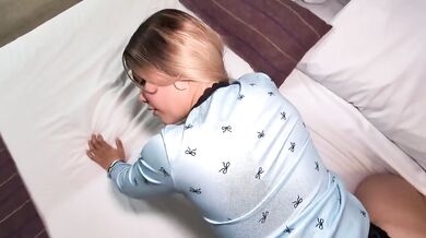 Latin MILF stepmom shares bed roughs steppie between plump ass cheeks doggy style