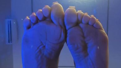 Crushed under my feet perfect esclavo mini early Latina solo dominatrix