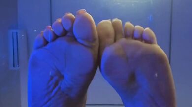 Crushed under my feet perfect esclavo mini early Latina solo dominatrix