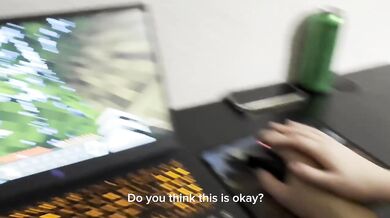 My girlfriend's friend won't let me play Minecraft but I'll let her play with me