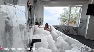 Fucking a hot milf cheating at the hotel in a jacuzzi