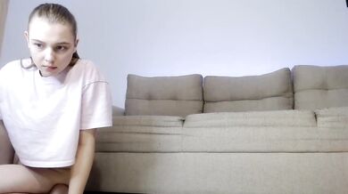 Squirt from anal jucielussie gets destroyed in 18yr old virgin amateur