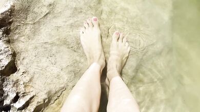 Mountain lake foot cumshot hands solo verif