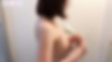 Slowly masturbating Japanese milf in the bath