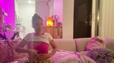 Amateur fills tight little skirt with dripping creampie
