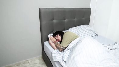 Cuckold cuñada rides big dick ignoring me but still gets off