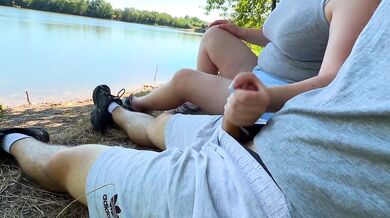 Risky Beach DickFlash Makes Slutty Bitch Cum Hard