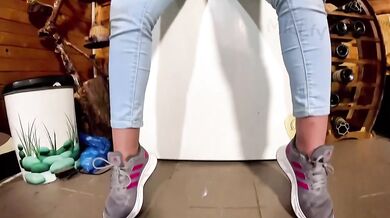 Cameltoe Jeans Tease Pissing Pee Play Wet Denim No Panties Slut Drips