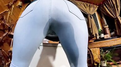 Cameltoe Jeans Tease Pissing Pee Play Wet Denim No Panties Slut Drips