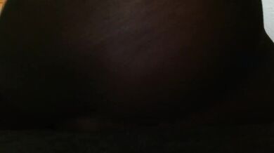 Ebony dominatrix worships her big juicy ass and feet