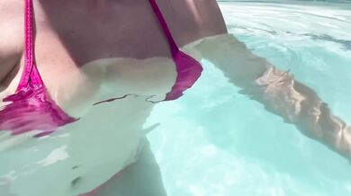 Sunday afternoon poolside with Artemisia Love big tits in micro bikini fetish