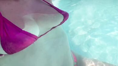 Sunday afternoon poolside with Artemisia Love big tits in micro bikini fetish