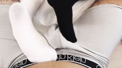 Sockjob Slut Gushes Cum on Ankle Socks