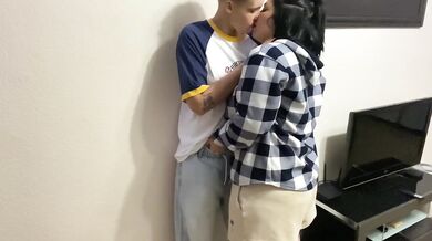 Kneeling slut destroys stepsis with rough lesbian cunnilingus face fuck