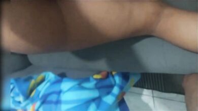 Anal brutal abre a bunda da dona de casa MILF gozada