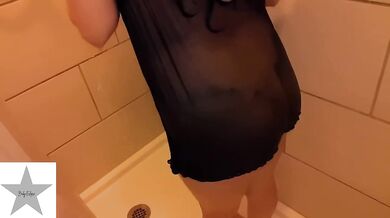 Big ass Latina 18 year old gives sloppy deep throat in the shower