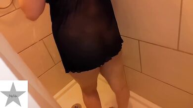 Big ass Latina 18 year old gives sloppy deep throat in the shower
