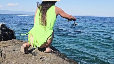 Fishing without panties Milf's wet gaping hairy pussy pee lure close up POV