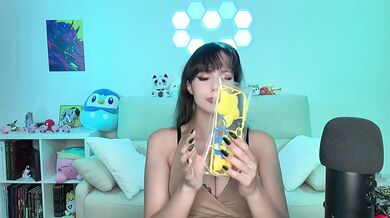 ASMR toy build with your nerd goofy latina gamer girl