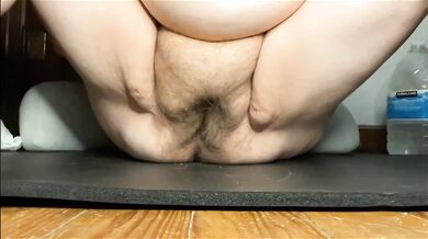 BBW gets juicy hairy pussy stuffed swollen until soaked