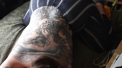 PAWG and BBC wetting down missionary fingers in full tattoo