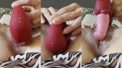 Blonde squirt machine can’t stop with new toy