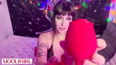 Emo goth vibrator destroyed my tight pussy solo girl review