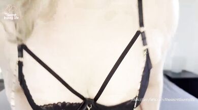 Horny wife gives neighbor reverse cowgirl creampie surprise