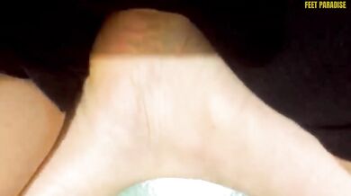 Foot worship and her soaking juices she rubbed with her toes