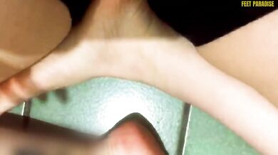 Foot worship and her soaking juices she rubbed with her toes