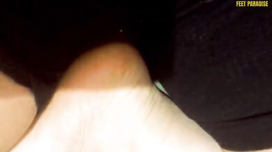 Foot worship and her soaking juices she rubbed with her toes