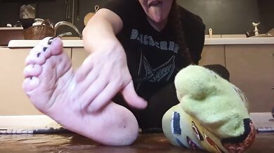 Foot Goddess Ruins Your Slobbering Mouth With Her Fetid Flesh
