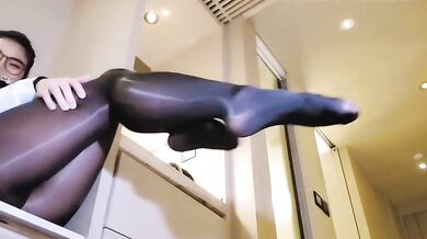 OL black silk enslaved by feet worship big ass Chinese femdom pov joi