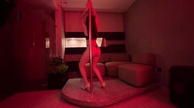 White babysitter strips alone in motel twerking on her big ass