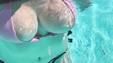 Underwater Bikini Big Boobs Italian Milf Fetish Wet Tits