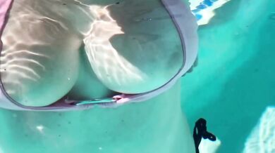 Underwater Bikini Big Boobs Italian Milf Fetish Wet Tits