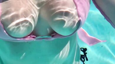 Underwater Bikini Big Boobs Italian Milf Fetish Wet Tits