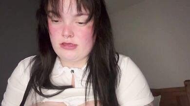 Big Titty Goth Girl Wrecks Her Soaked Pussy With Vibes Until She Shakes
