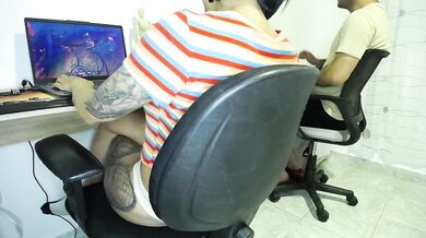Gamer girl cant handle my big cock while playing games