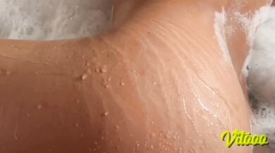 My GF gets on all fours and we fuck in the Jacuzzi raw latina pov