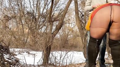 Stepmom’s fat ass gushes public pee for me in nylon boots