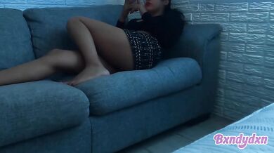 Latina sofaslut POV gets ruined on her phone