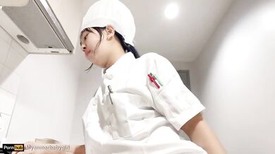 Big ass chef gets drenched in hardcore creampie while cooking