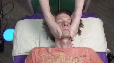 Facial massage with feet ruined by sensuous footjob