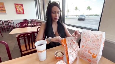 Paradise found in Key West with raw amateur Lana Myers