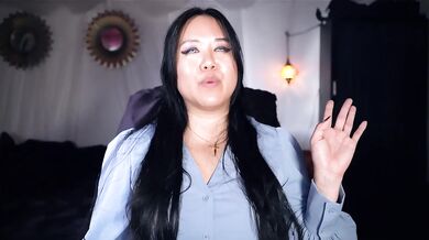 Dominatrix Mara Teaches Project Dominance Without Aggression