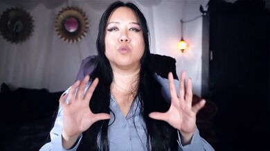 Dominatrix Mara Teaches Project Dominance Without Aggression