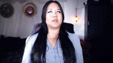 Dominatrix Mara Teaches Project Dominance Without Aggression