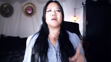 Dominatrix Mara Teaches Project Dominance Without Aggression